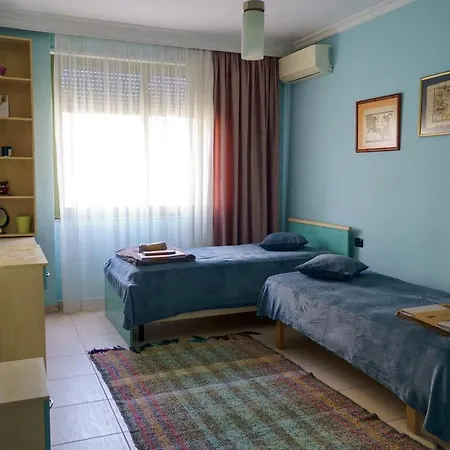 Cozy Flat At Komuna E Parisit Tirana